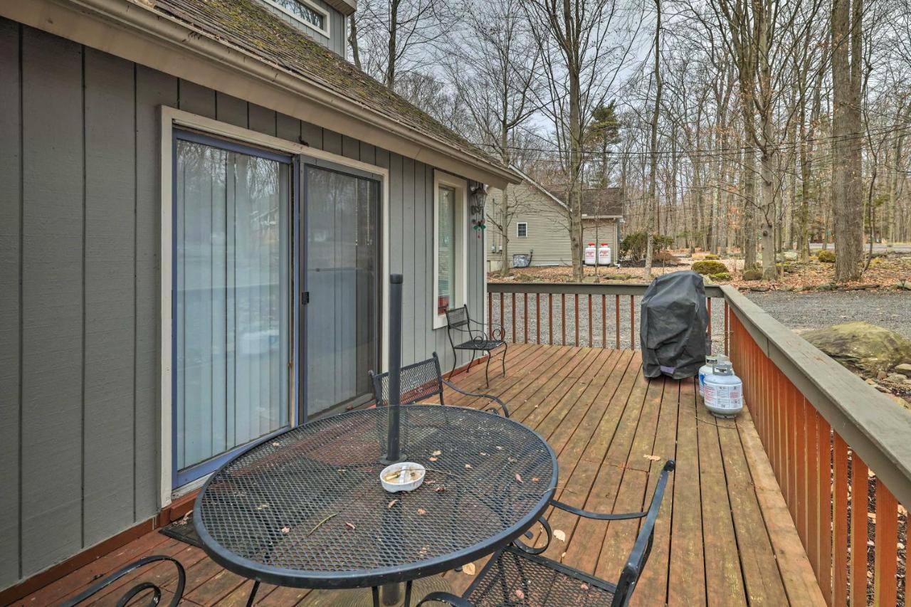 Poconos Vacation Home Walk To Locust Lake! Pocono Lake Exterior photo