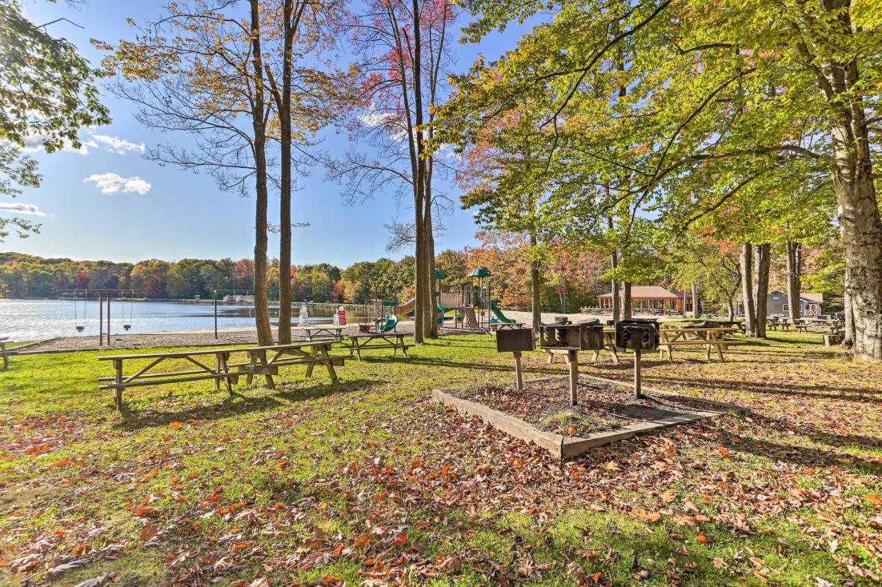 Poconos Vacation Home Walk To Locust Lake! Pocono Lake Exterior photo